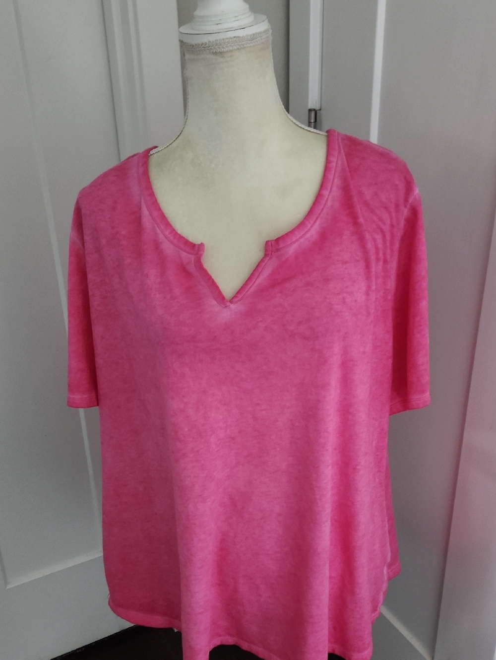 Terra & Sky Hot Pink Split V-Neck Short Sleeve Tee